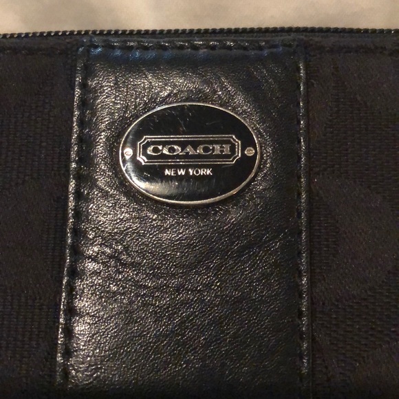 Classic all black coach wristlet 🖤 - Picture 2 of 6